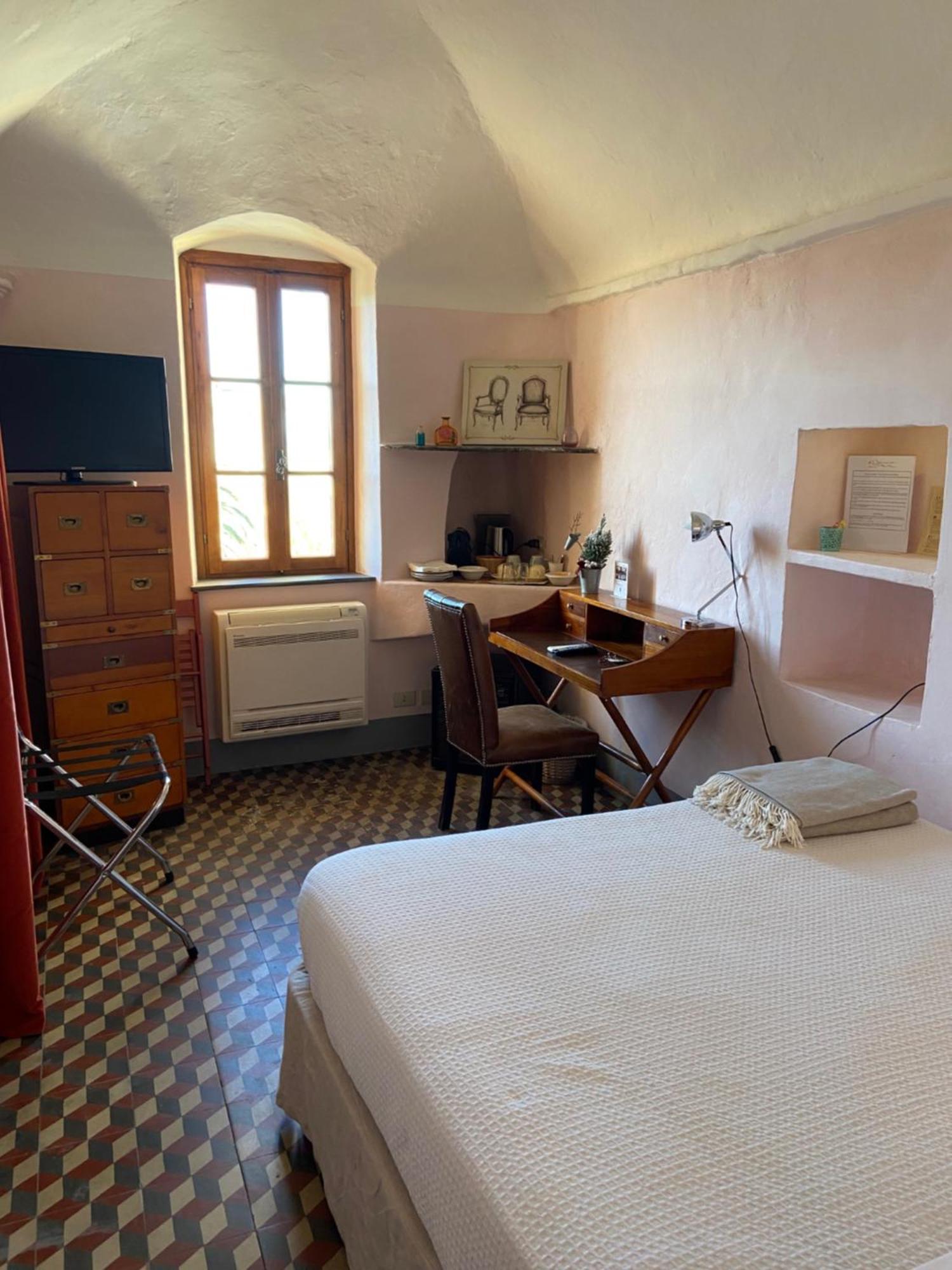 Double Room Private Bathroom